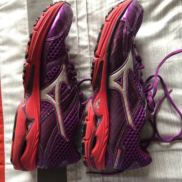 Mizuno Wave Rider 15 - Picture 3 of 5